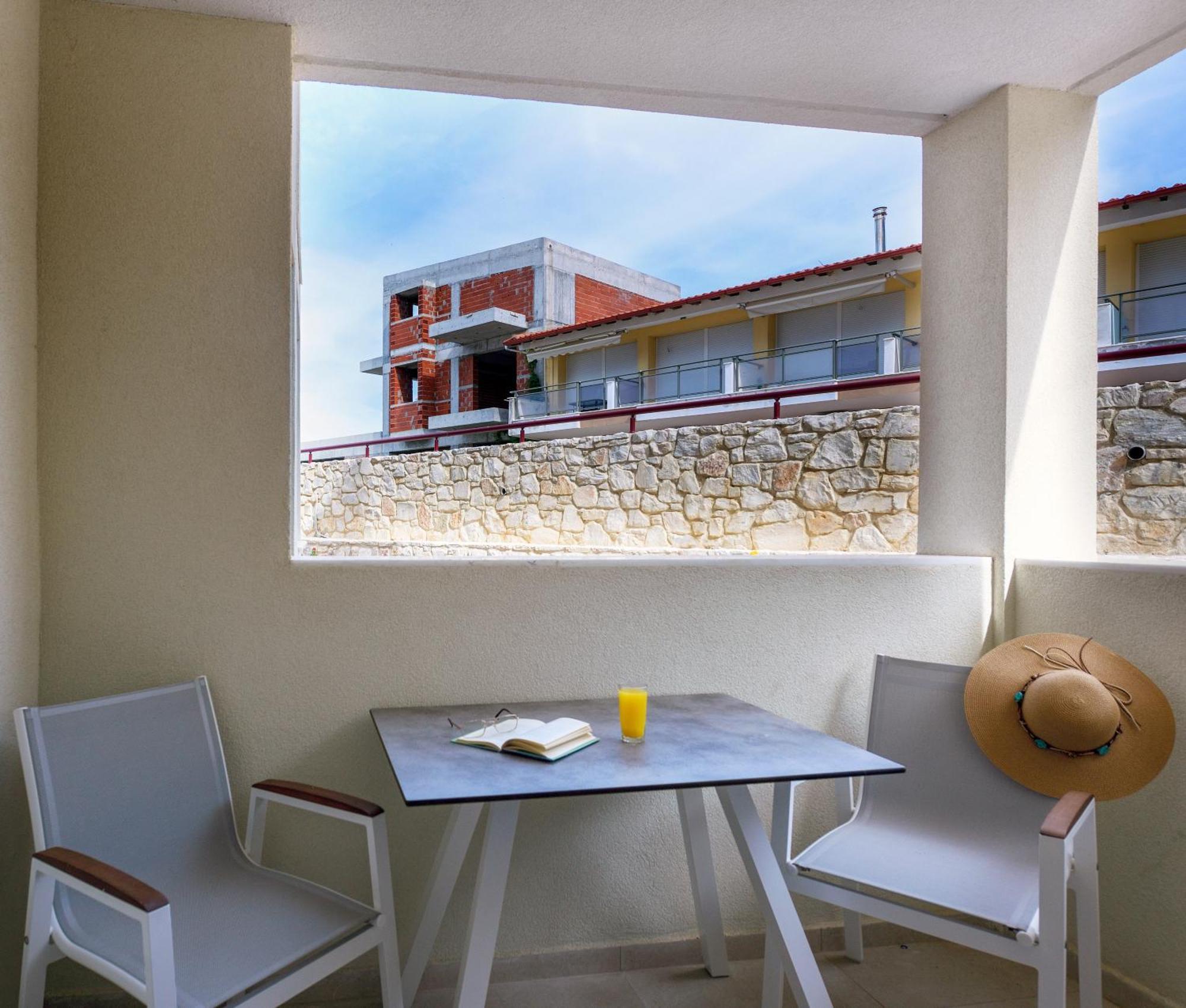 Elpiniki Luxury Rooms Nea Poteidaia Luaran gambar